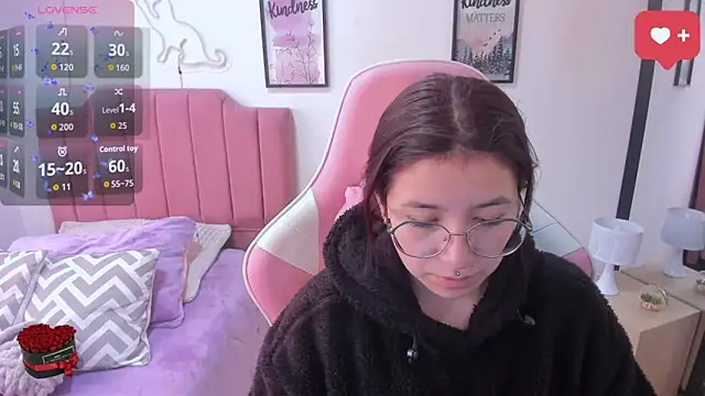 Amy joones online show from December 22, 2025, 12:24 pm