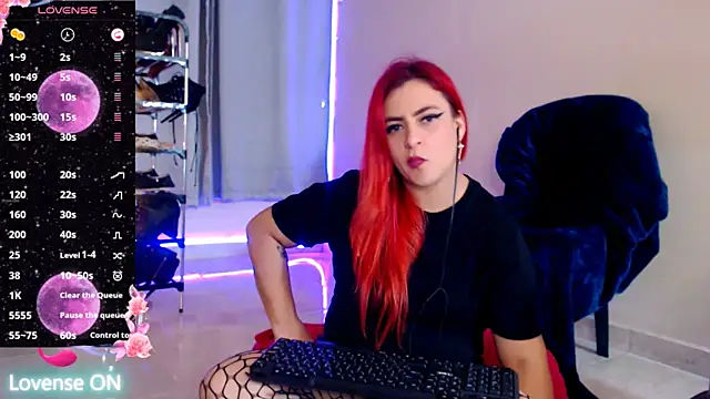 violetaredbitch online show from February 20, 2025, 3:23 am