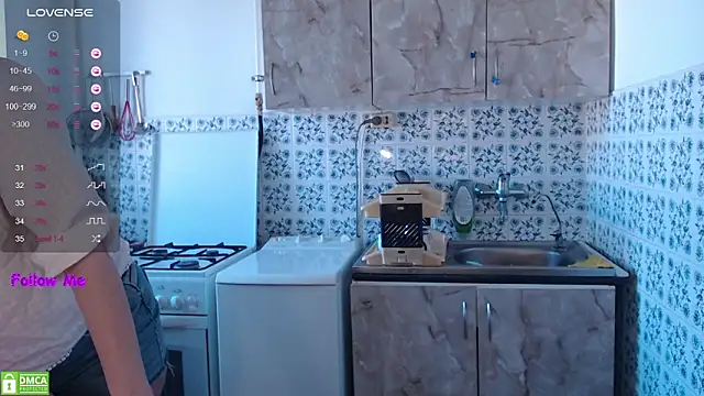 VerySweetKate111 online show from March 12, 2026, 9:37 am