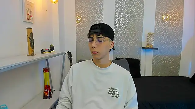 Nikolay Gregori online show from November 5, 2025, 4:12 am