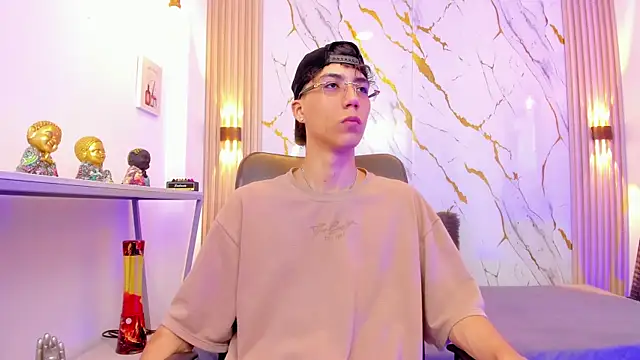 Nikolay Gregori online show from April 21, 2026, 4:08 am