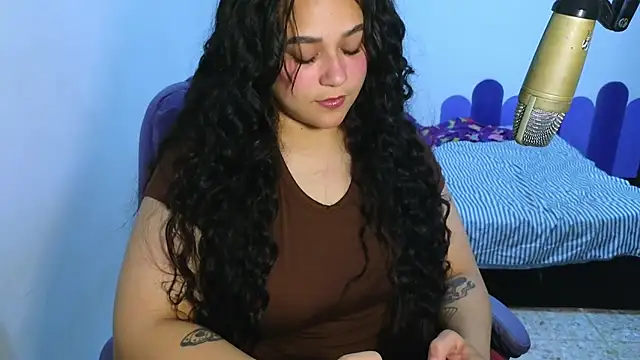 Snapshot of Luciernaga18 chatting on April 2, 2026, 11:35 pm Luciernaga18 online show from April 2, 2026, 11:35 pm