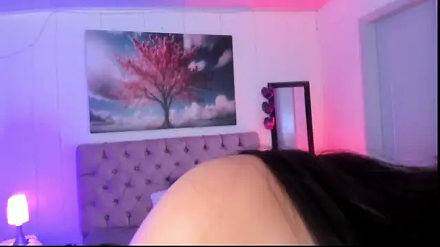 Julianaa Castro  online show from March 1, 2025, 11:50 am