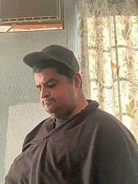 Snapshot of Miguel16i chatting on February 15, 2025, 10:10 pm Miguel16i online show from February 15, 2025, 10:10 pm