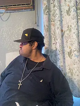 Snapshot of Miguel16i chatting on March 19, 2025, 3:51 pm Miguel16i online show from March 19, 2025, 3:51 pm