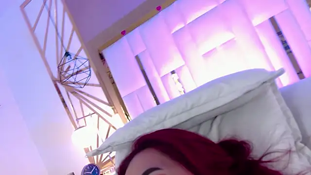 valeriee millerr  online show from February 17, 2025, 9:19 pm