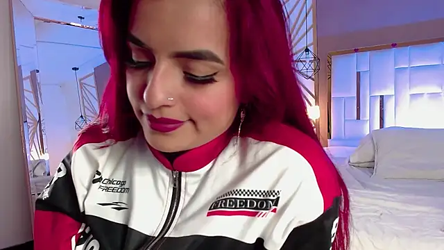 valeriee millerr  online show from October 23, 2025, 2:44 am