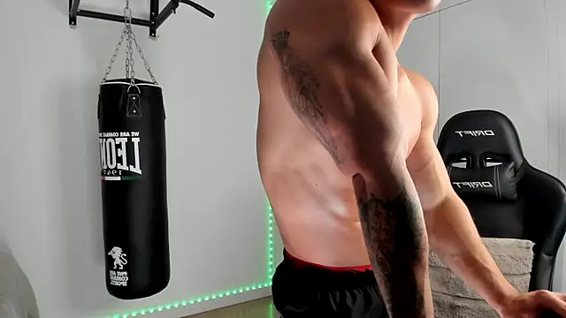 dan01  online show from April 16, 2026, 8:04 am