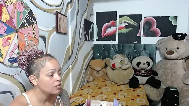 manzanahot9 online show from January 6, 2026, 6:55 pm