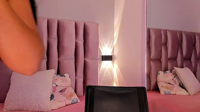 NikyBrookss online show from February 6, 2025, 12:59 pm