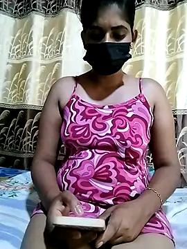 Snapshot of SLZAARA chatting on December 19, 2024, 6:23 pm SLZAARA online show from December 19, 2024, 6:23 pm