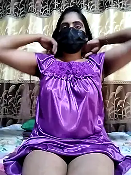 Snapshot of SLZAARA chatting on January 1, 2025, 3:46 pm SLZAARA online show from January 1, 2025, 3:46 pm