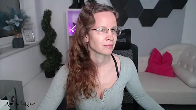 Snapshot of AnnikaRose chatting on March 21, 2025, 8:08 pm AnnikaRose online show from March 21, 2025, 8:08 pm