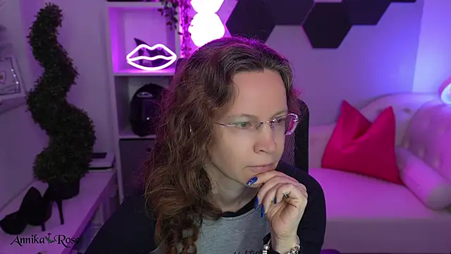 AnnikaRose online show from February 7, 2026, 8:07 am