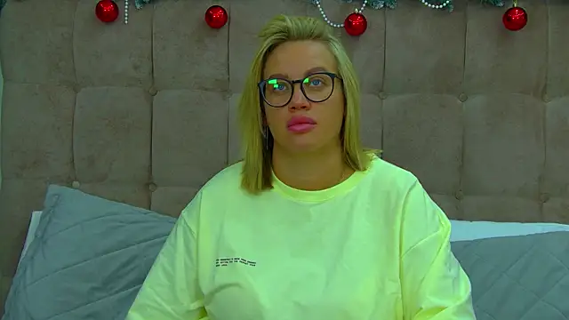 MariaNeumann online show from December 18, 2025, 6:19 am