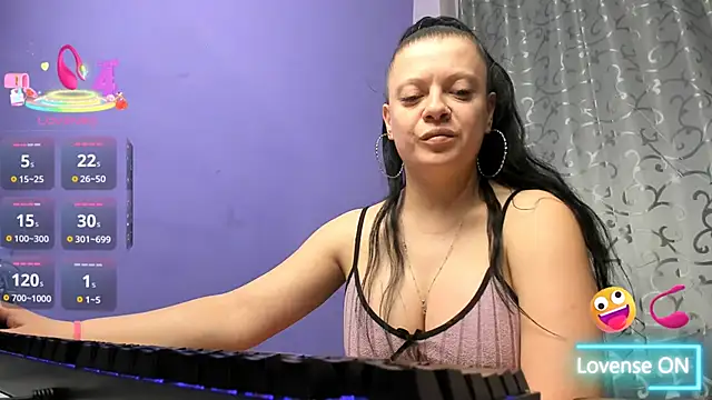 AdriannaLily online show from May 8, 2026, 4:34 pm