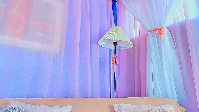 liccy hall online show from April 26, 2026, 11:41 am