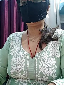 Aishwaryaa 69 online show from February 9, 2026, 10:41 am