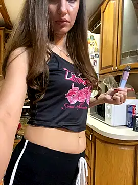 Lanaa19 online show from October 1, 2025, 8:09 am