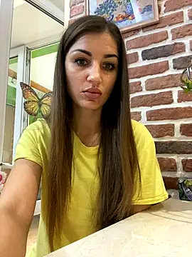 Lanaa19 online show from October 15, 2025, 10:15 am