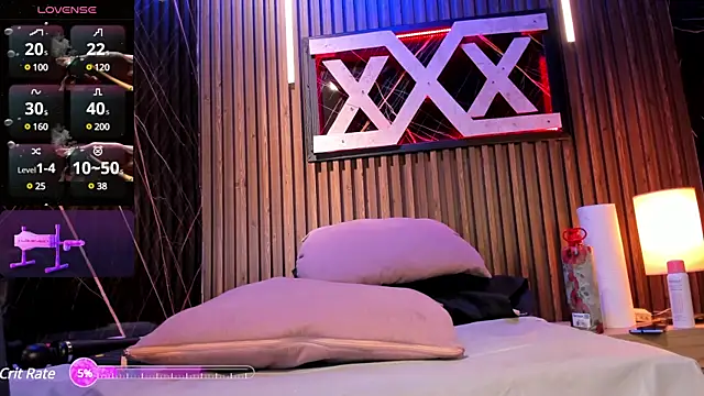 Kloe Suarez  online show from February 14, 2025, 3:54 am