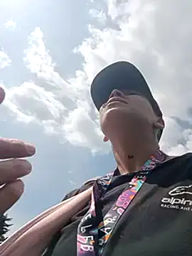 Snapshot of Rob_and_lizzy chatting on January 14, 2025, 6:38 pm Rob and lizzy online show from January 14, 2025, 6:38 pm