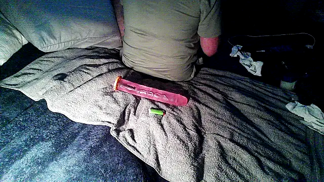 Snapshot of Jacknjimmyjohn chatting on December 15, 2025, 12:20 pm Jacknjimmyjohn online show from December 15, 2025, 12:20 pm