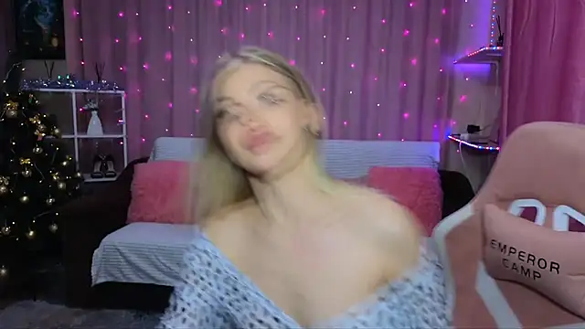 EmmyMills online show from December 13, 2024, 10:23 pm