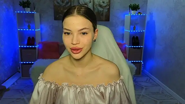 EmmyMills online show from February 6, 2026, 10:57 pm