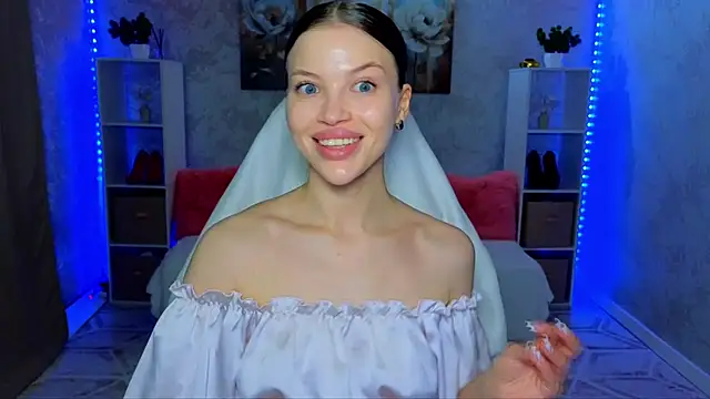 EmmyMills online show from April 3, 2026, 8:40 pm