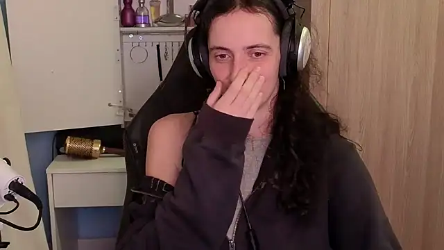 MemiKouki online show from February 2, 2026, 5:33 pm