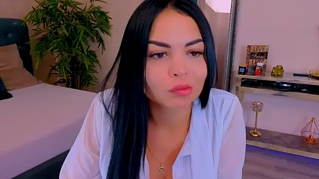 MichelleReys online show from October 20, 2025, 7:25 pm