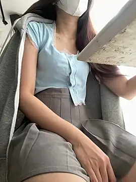 Snapshot of Lami_Mi chatting on April 19, 2026, 5:40 am Lami Mi online show from April 19, 2026, 5:40 am
