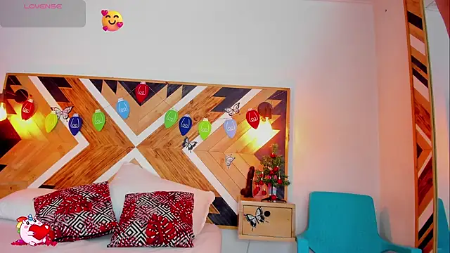 Snapshot of Kathaleiya_Ozz chatting on December 10, 2024, 7:54 pm Kathaleiya Ozz online show from December 10, 2024, 7:54 pm