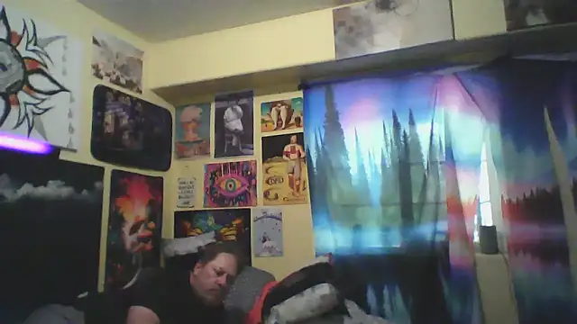 Snapshot of Mic_Oxinner chatting on July 1, 2026, 10:31 pm Mic Oxinner online show from July 1, 2026, 10:31 pm