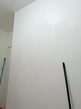 Snapshot of Mickael19 chatting on November 27, 2025, 7:32 am Mickael19 online show from November 27, 2025, 7:32 am