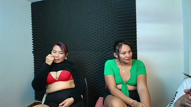 dannamomcerrat online show from December 3, 2024, 1:19 am