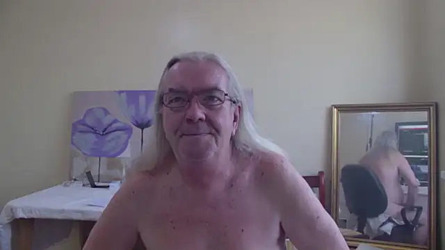 Snapshot of john_little_one1 chatting on April 20, 2026, 3:04 pm john little one1 online show from April 20, 2026, 3:04 pm