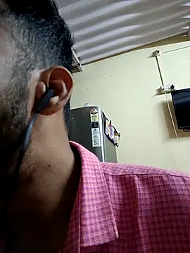 saggy1218 online show from November 6, 2025, 3:13 pm