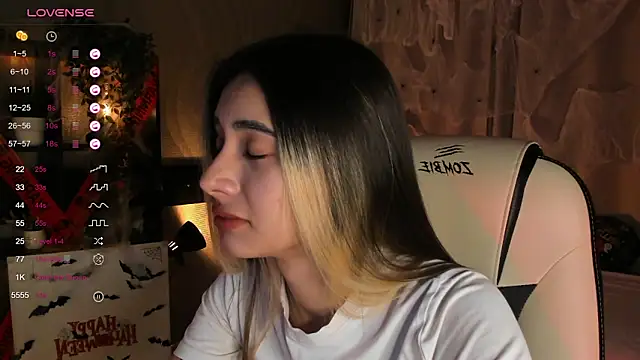 DarlaLike online show from October 22, 2025, 3:51 am