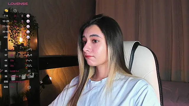 DarlaLike online show from December 3, 2025, 3:36 am