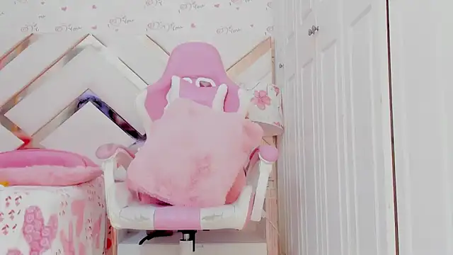 BriggitteEbonny online show from December 17, 2024, 11:49 pm