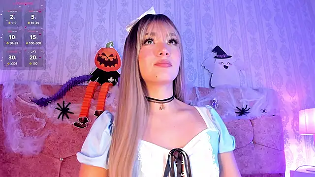 lunar leen online show from October 31, 2025, 4:30 pm