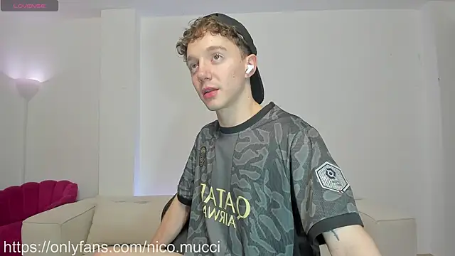 niico 18 online show from December 31, 2024, 10:26 am