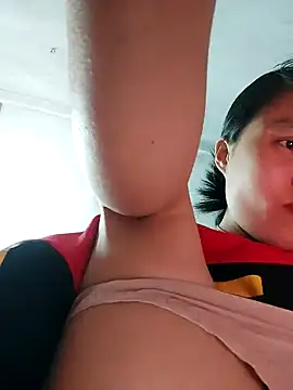 Snapshot of Lien-Yeu chatting on January 6, 2025, 5:19 am Lien-Yeu online show from January 6, 2025, 5:19 am