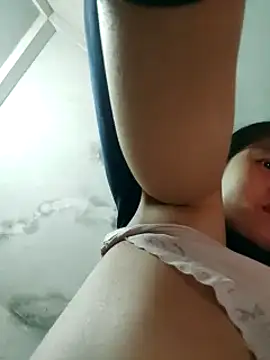 Snapshot of Lien-Yeu chatting on January 7, 2025, 5:54 am Lien-Yeu online show from January 7, 2025, 5:54 am