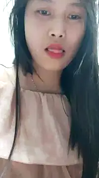 Snapshot of Lien-Yeu chatting on February 7, 2025, 1:32 pm Lien-Yeu online show from February 7, 2025, 1:32 pm