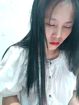 Snapshot of Lien-Yeu chatting on February 12, 2025, 2:56 am Lien-Yeu online show from February 12, 2025, 2:56 am