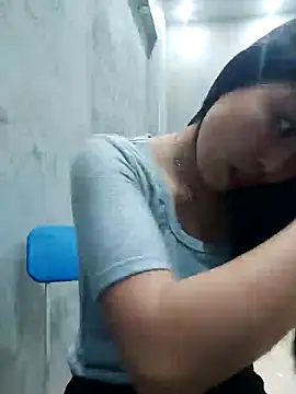 Snapshot of Lien-Yeu chatting on February 21, 2025, 6:18 am Lien-Yeu online show from February 21, 2025, 6:18 am