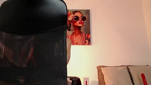 madisex s online show from February 9, 2026, 1:15 pm